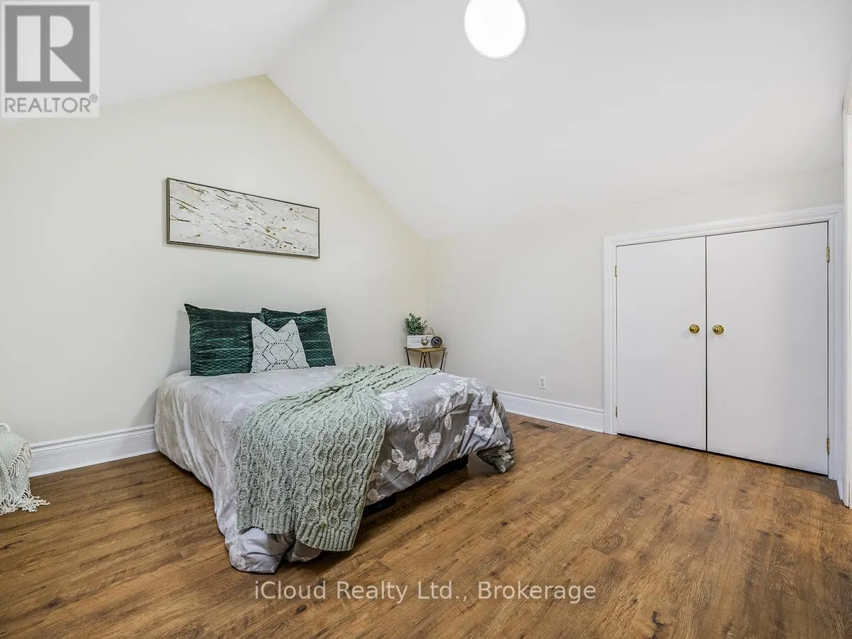UNIT 3 - 1308 KING STREET E