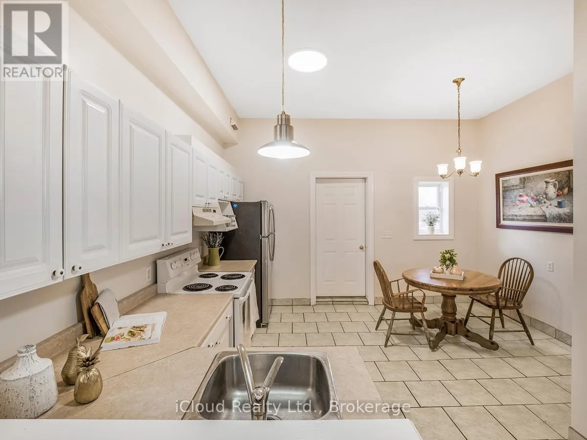 UNIT 3 - 1308 KING STREET E