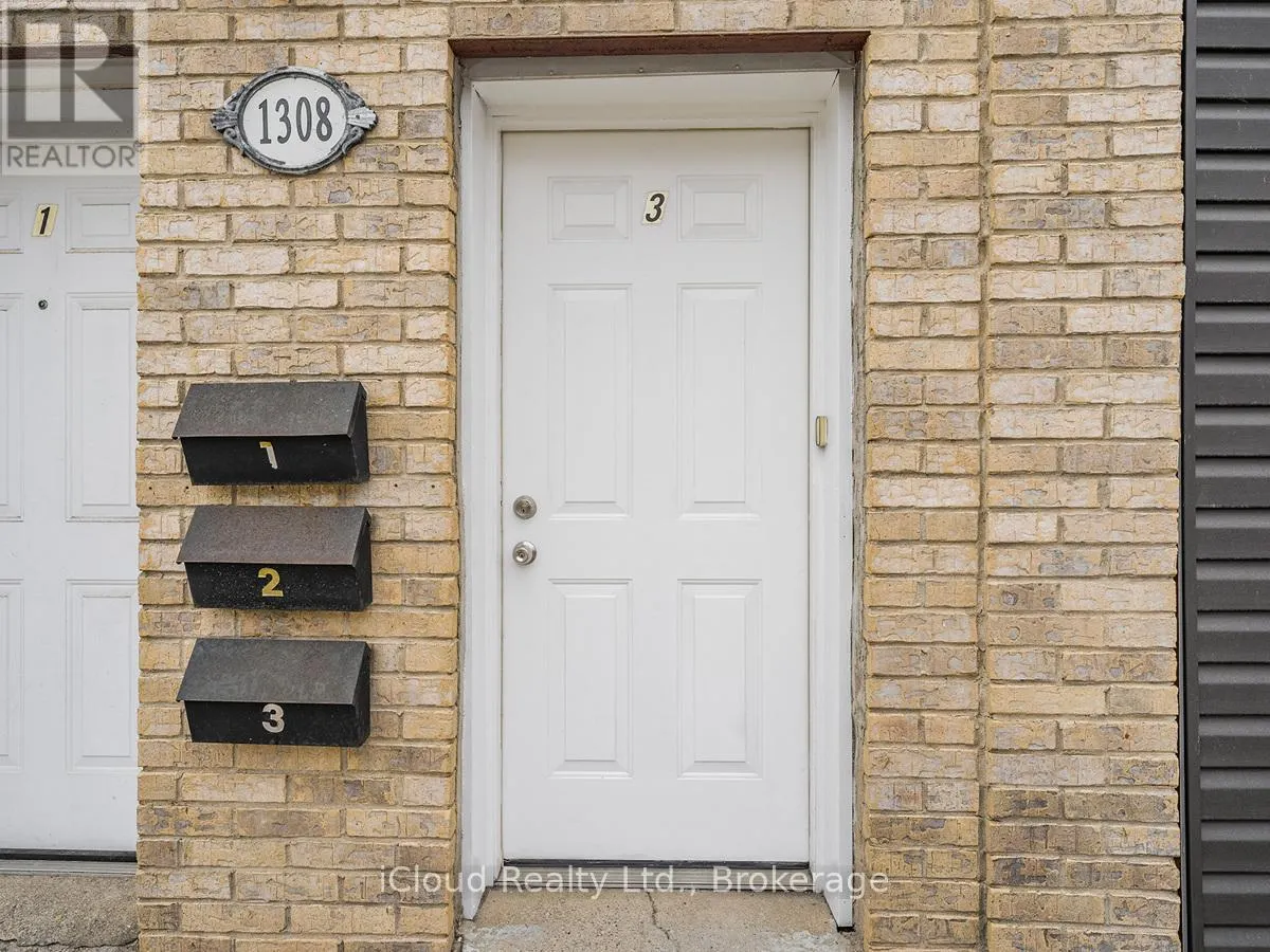 UNIT 3 - 1308 KING STREET E