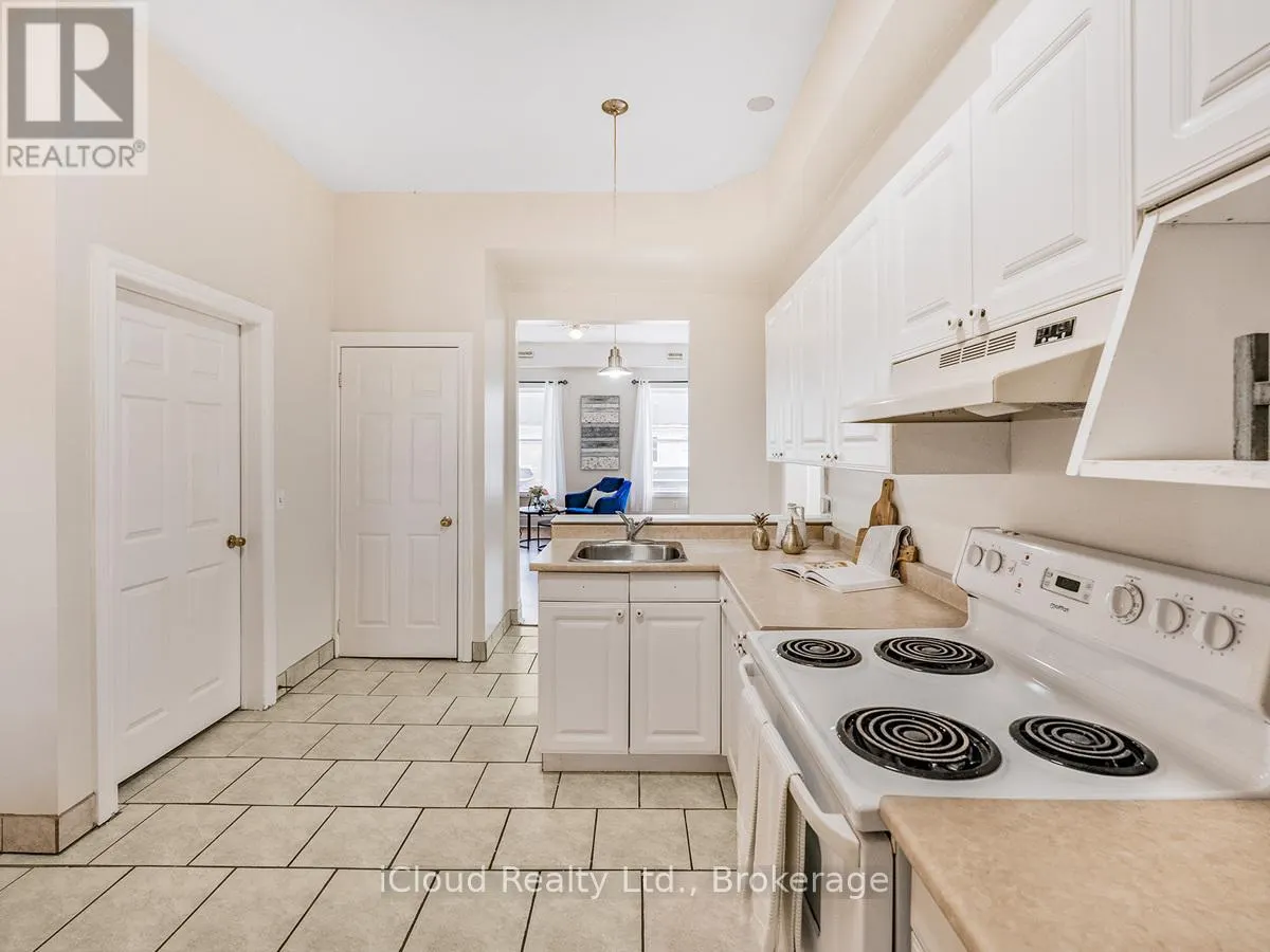 UNIT 3 - 1308 KING STREET E
