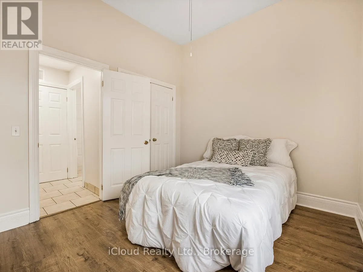 UNIT 3 - 1308 KING STREET E