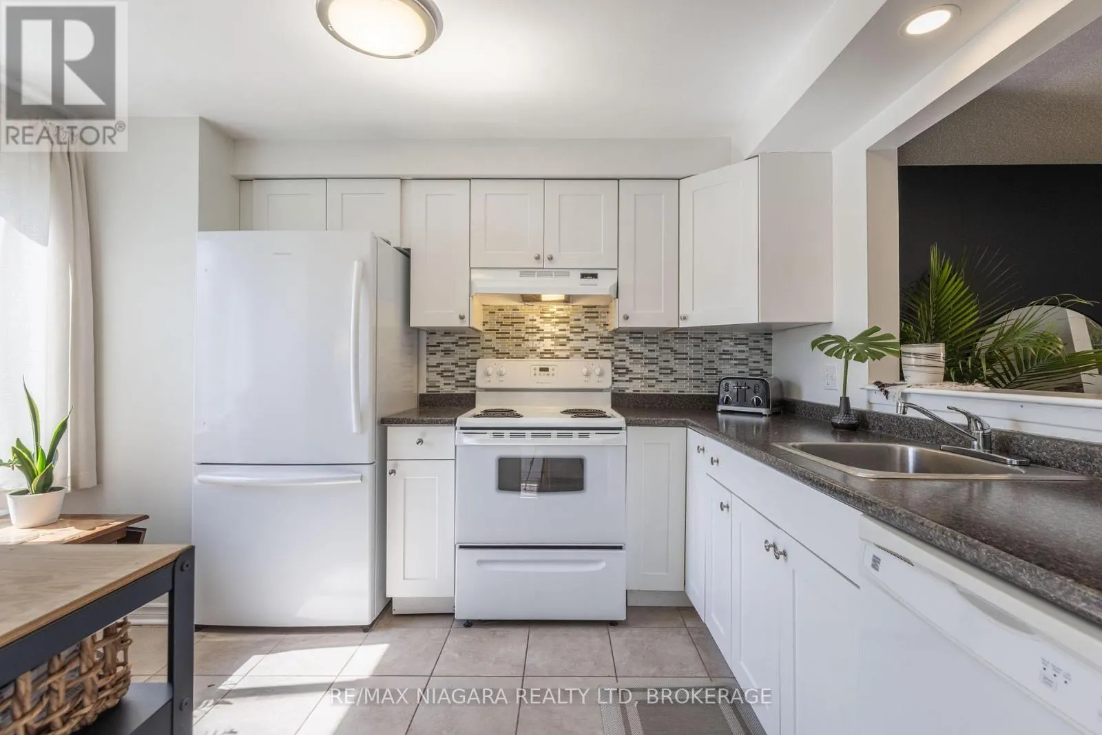 43 - 6767 THOROLD STONE ROAD, #43