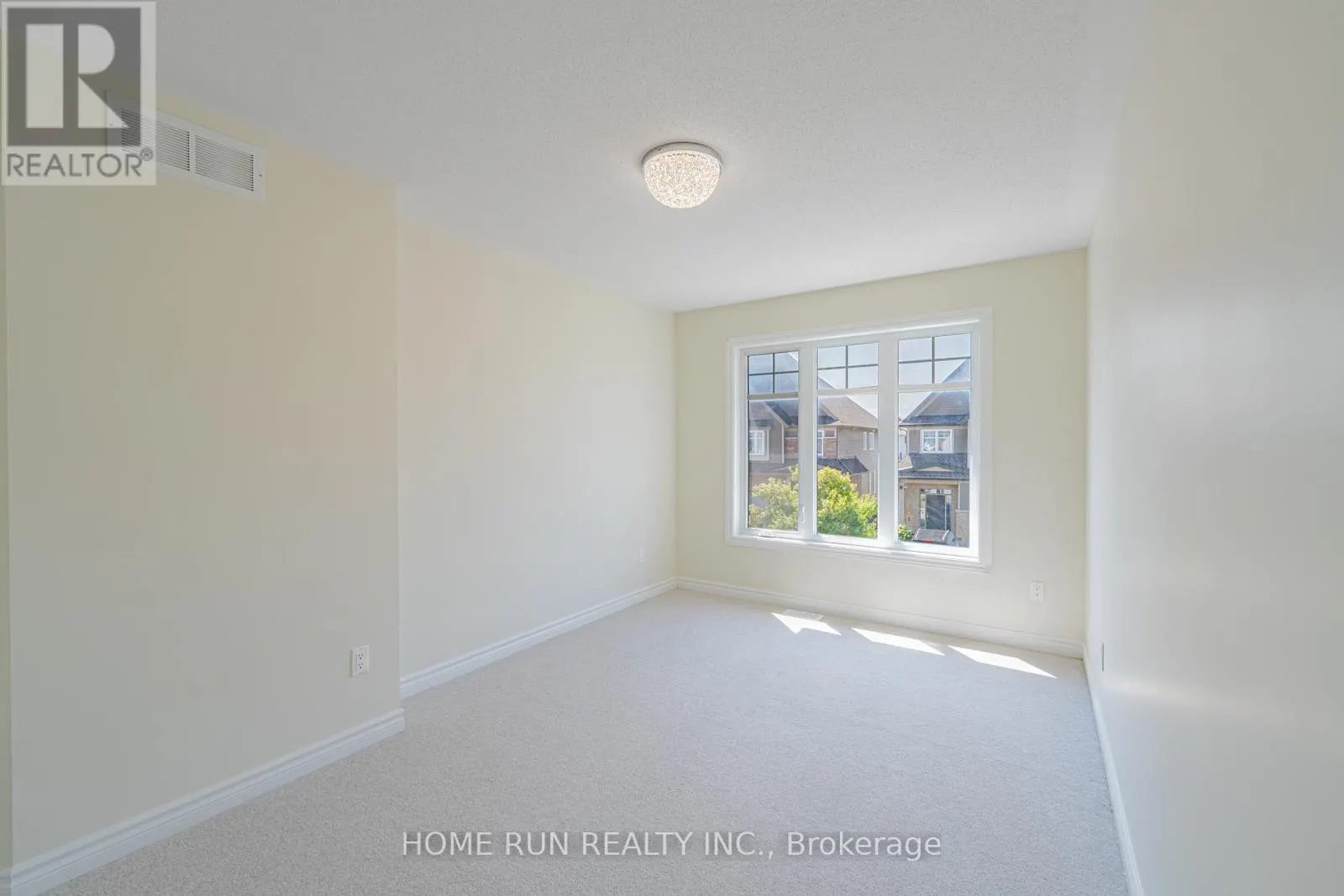 1576 CARRONBRIDGE CIRCLE