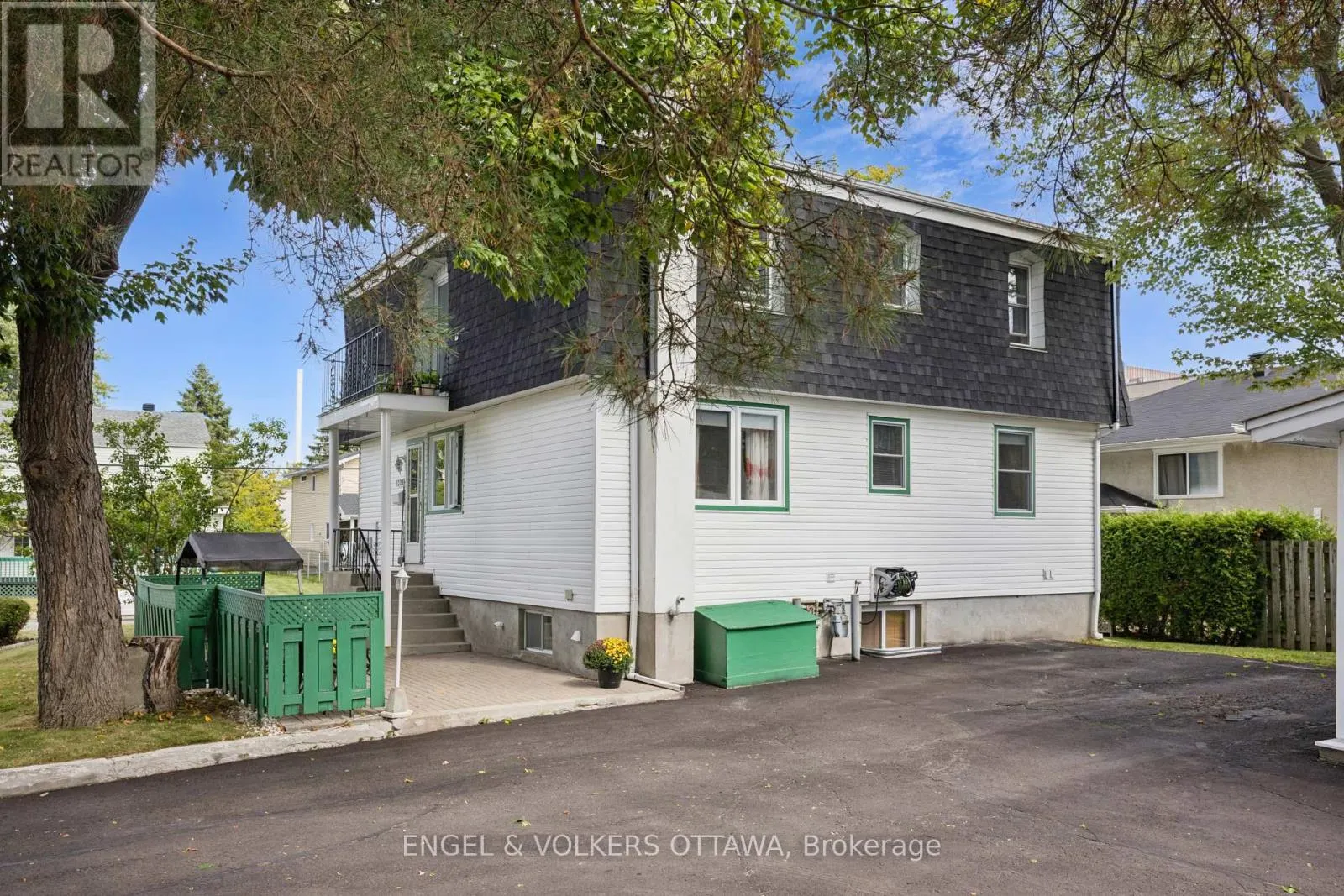 1318 ST JEAN STREET