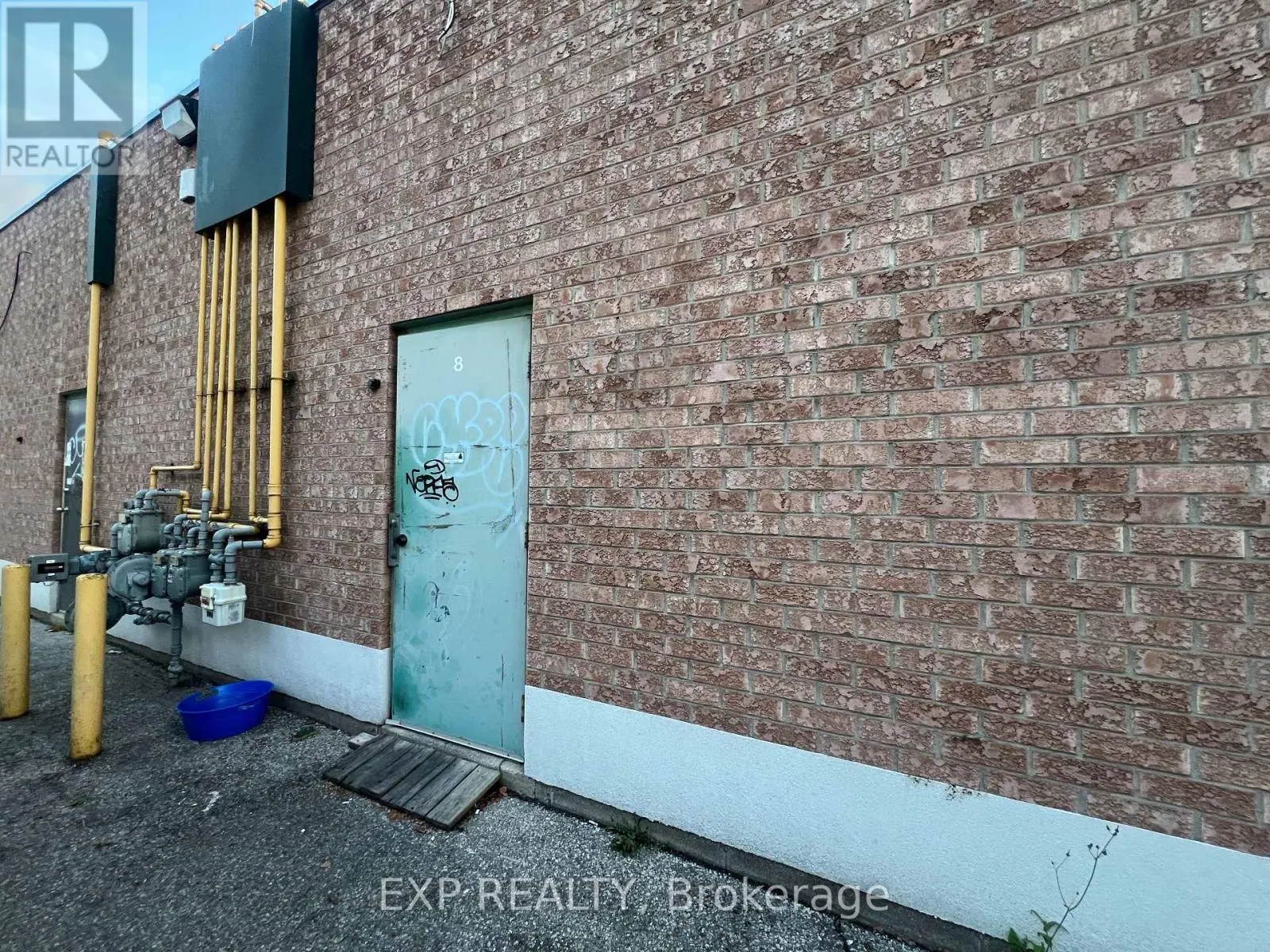 8 - 383 ELGIN STREET N