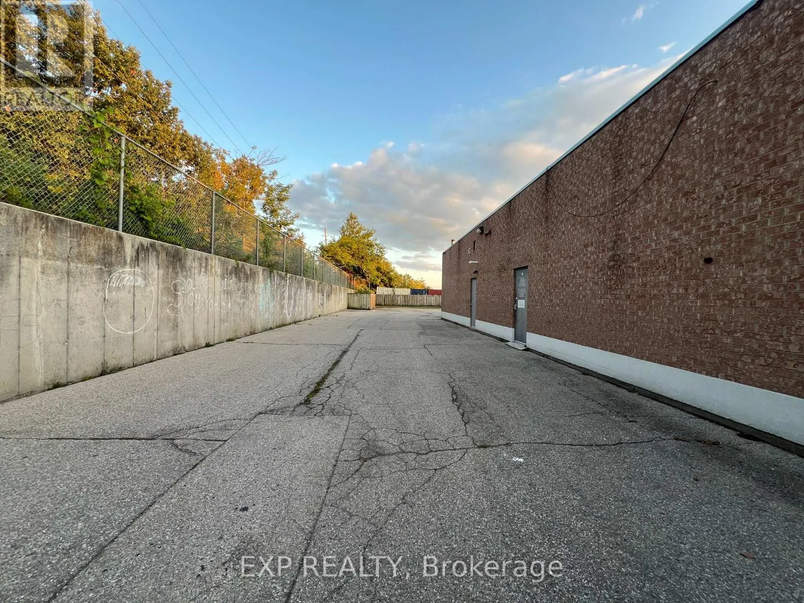 383 ELGIN STREET N
