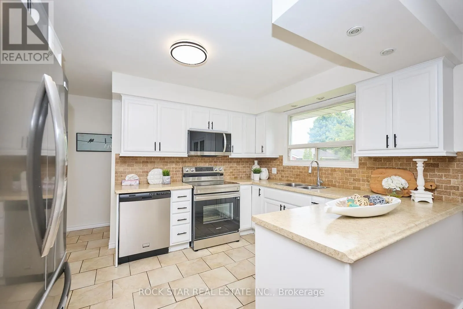 7 JOANNA DRIVE
