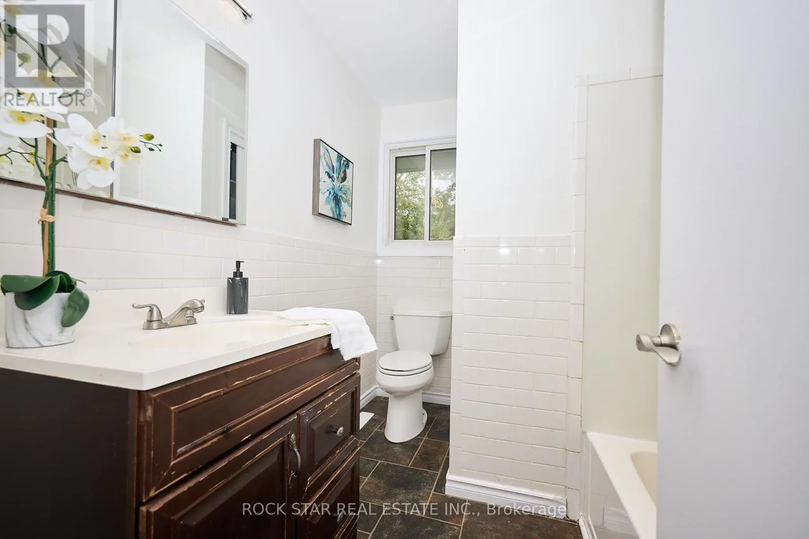 7 JOANNA DRIVE