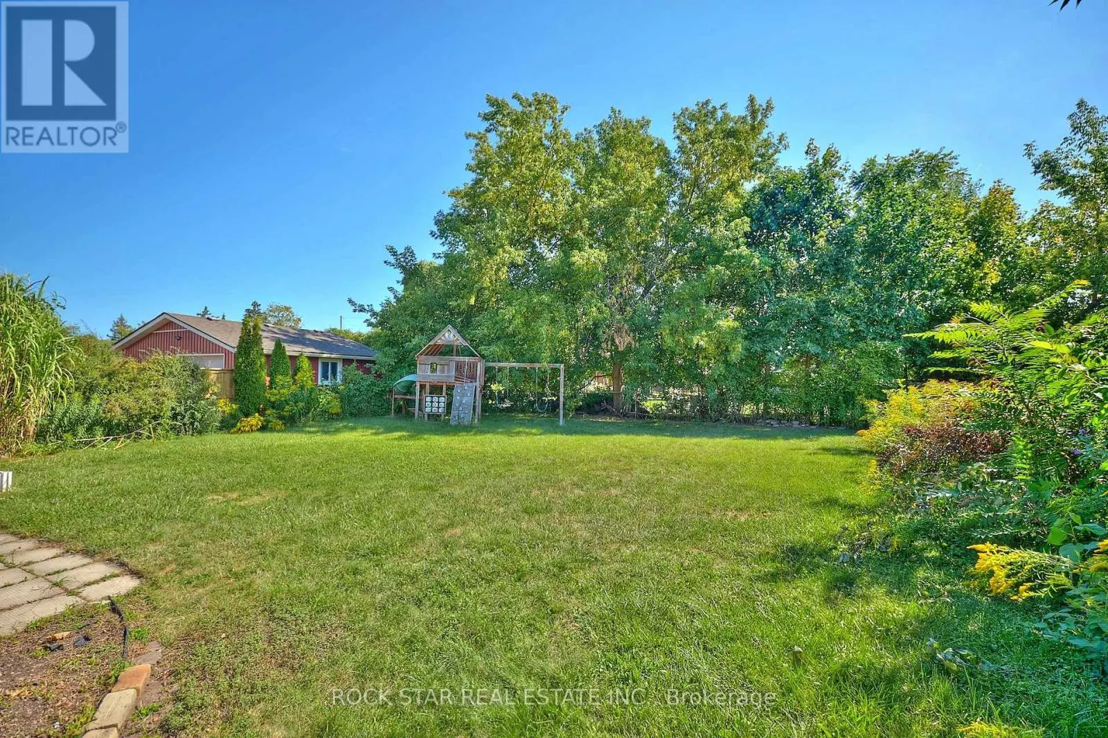 7 JOANNA DRIVE