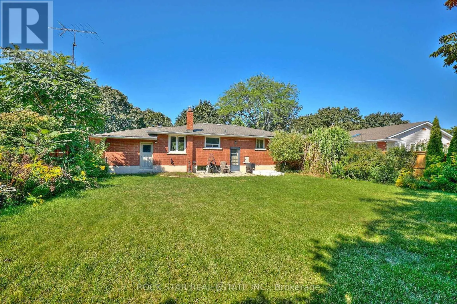 7 JOANNA DRIVE