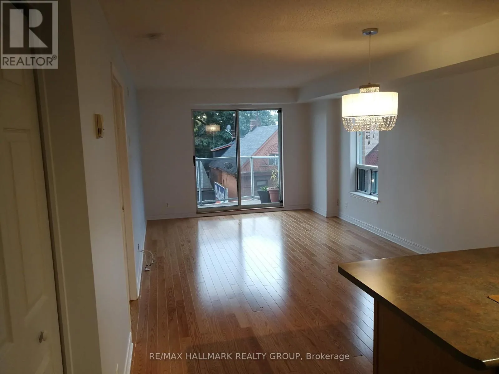 413 - 429 SOMERSET STREET W