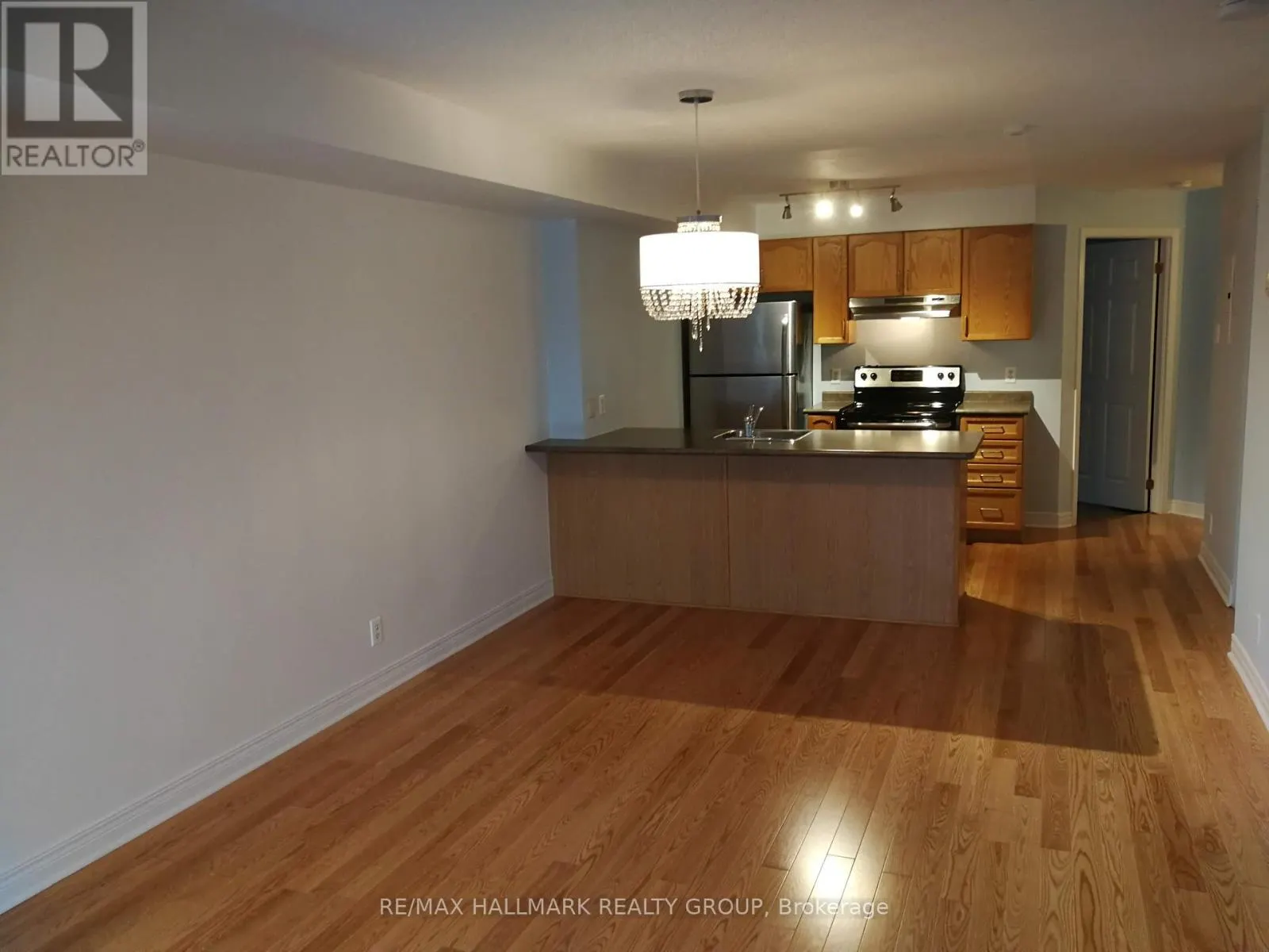 413 - 429 SOMERSET STREET W