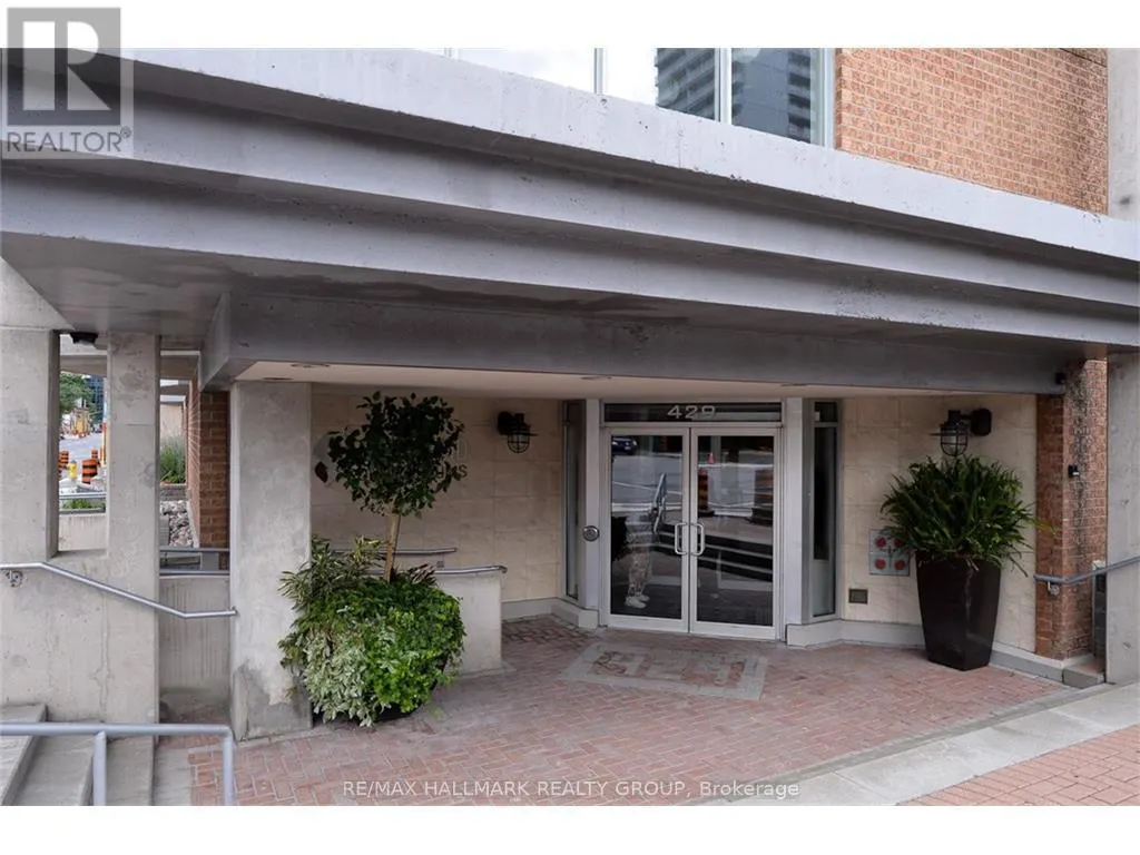 413 - 429 SOMERSET STREET W