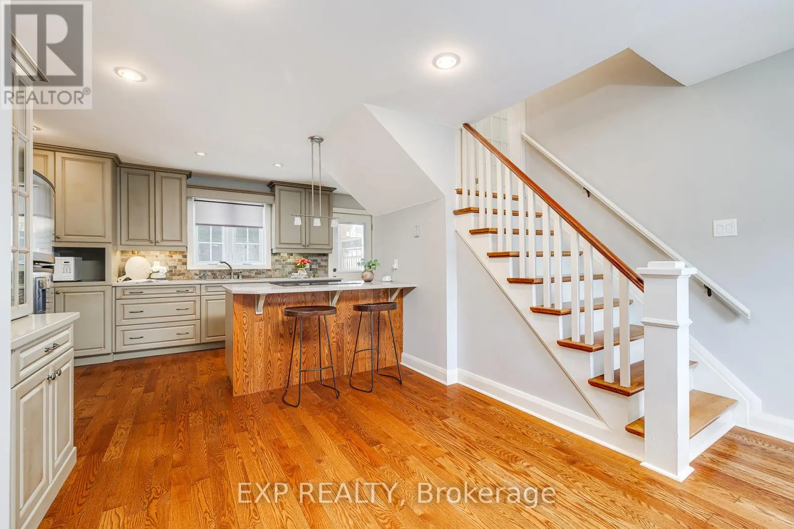 46 SYDENHAM STREET S