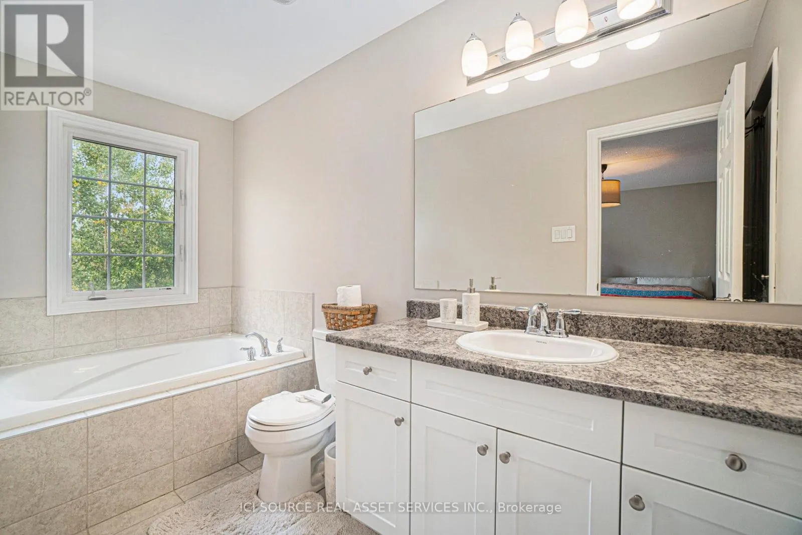 748 MAYFLY CRESCENT