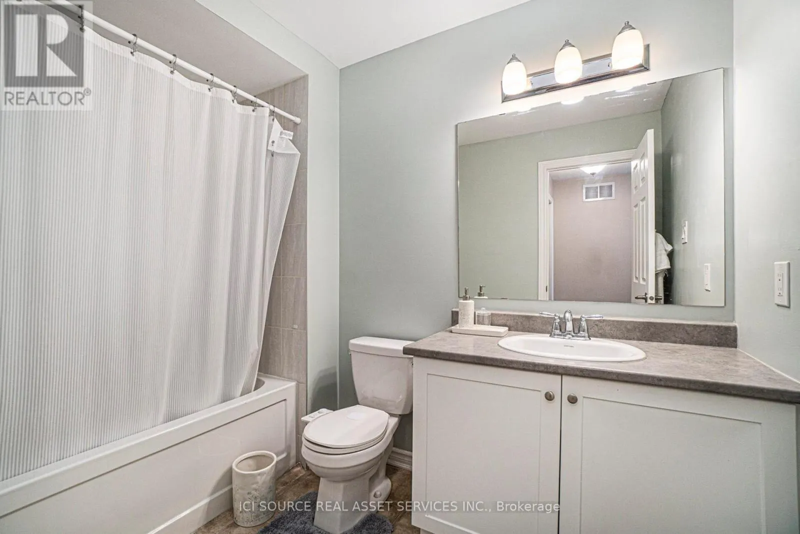 748 MAYFLY CRESCENT
