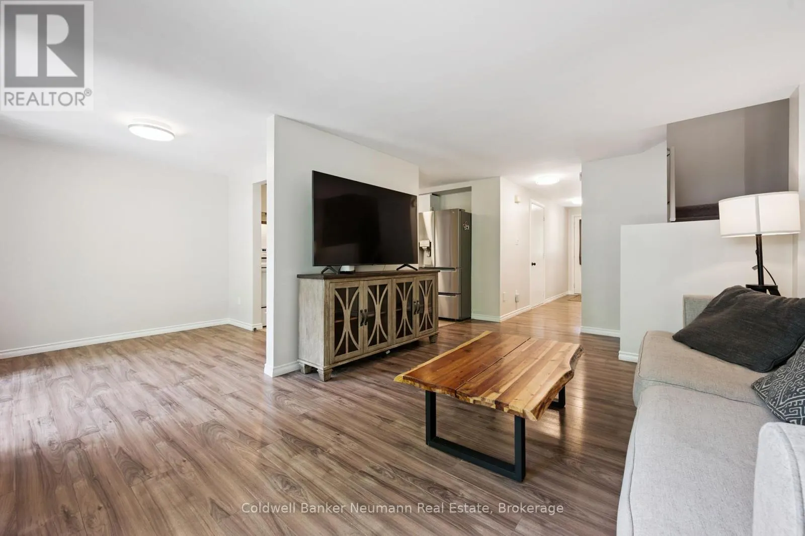 29 GRANDRIDGE CRESCENT