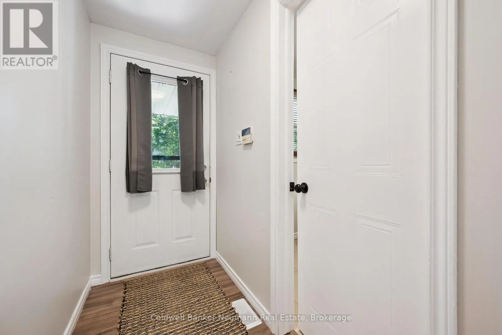 29 GRANDRIDGE CRESCENT