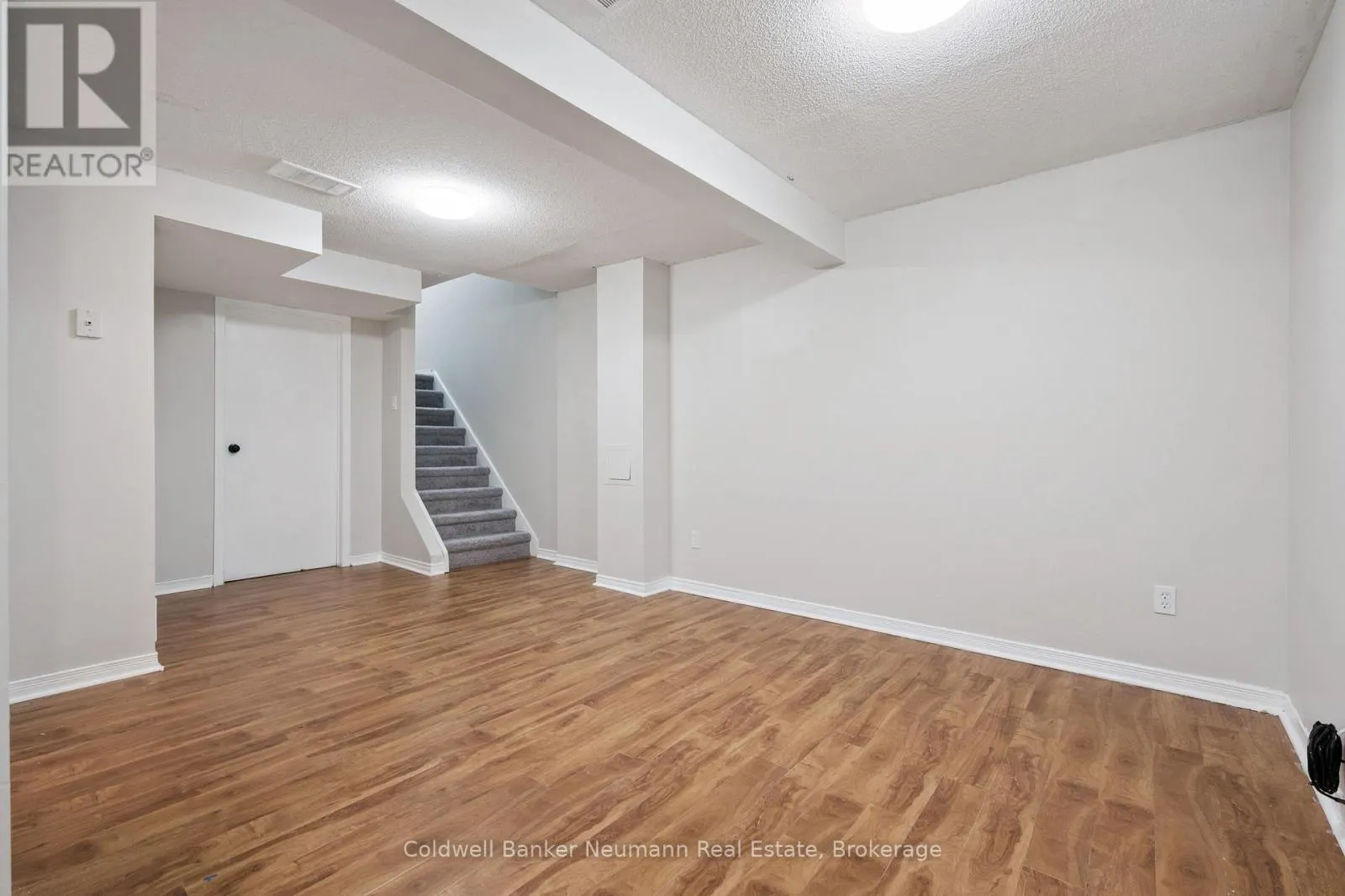 29 GRANDRIDGE CRESCENT