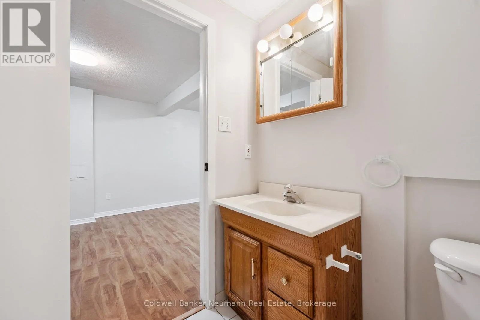 29 GRANDRIDGE CRESCENT