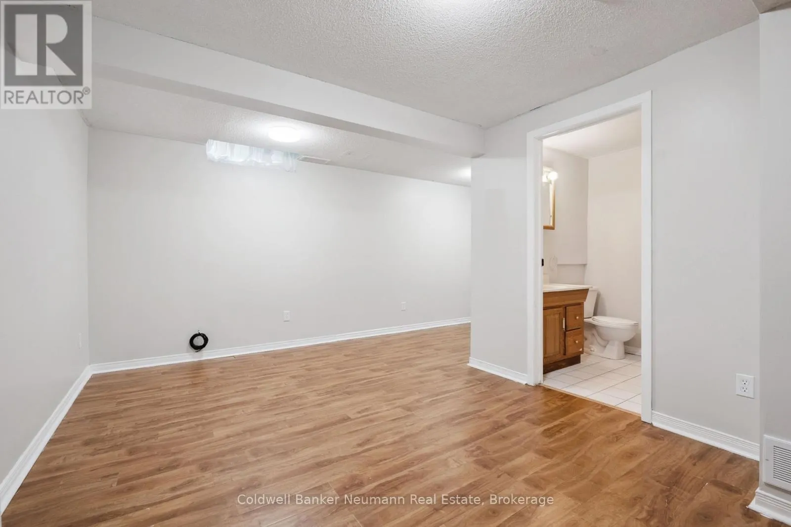 29 GRANDRIDGE CRESCENT