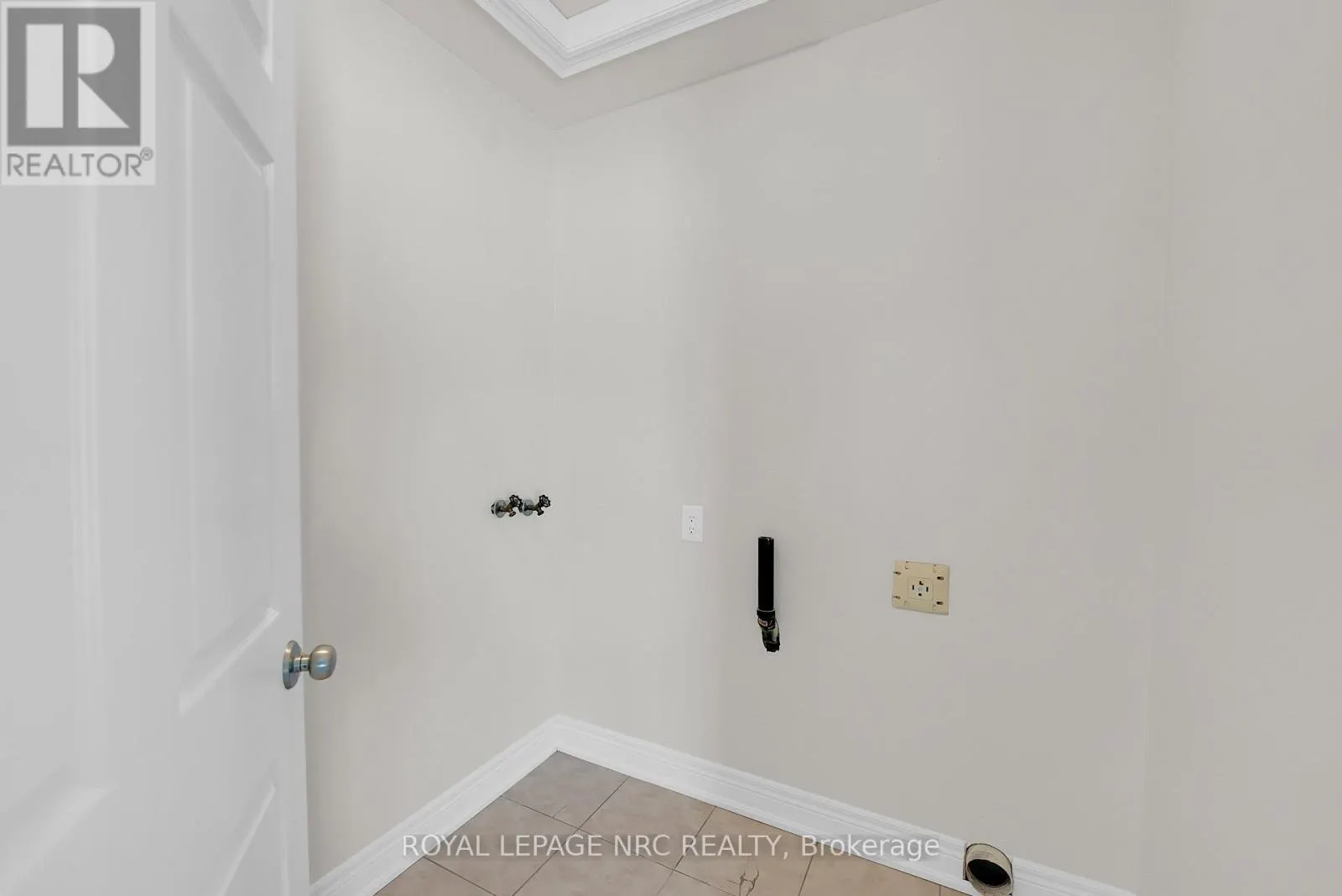 58 QUEENS CIRCLE