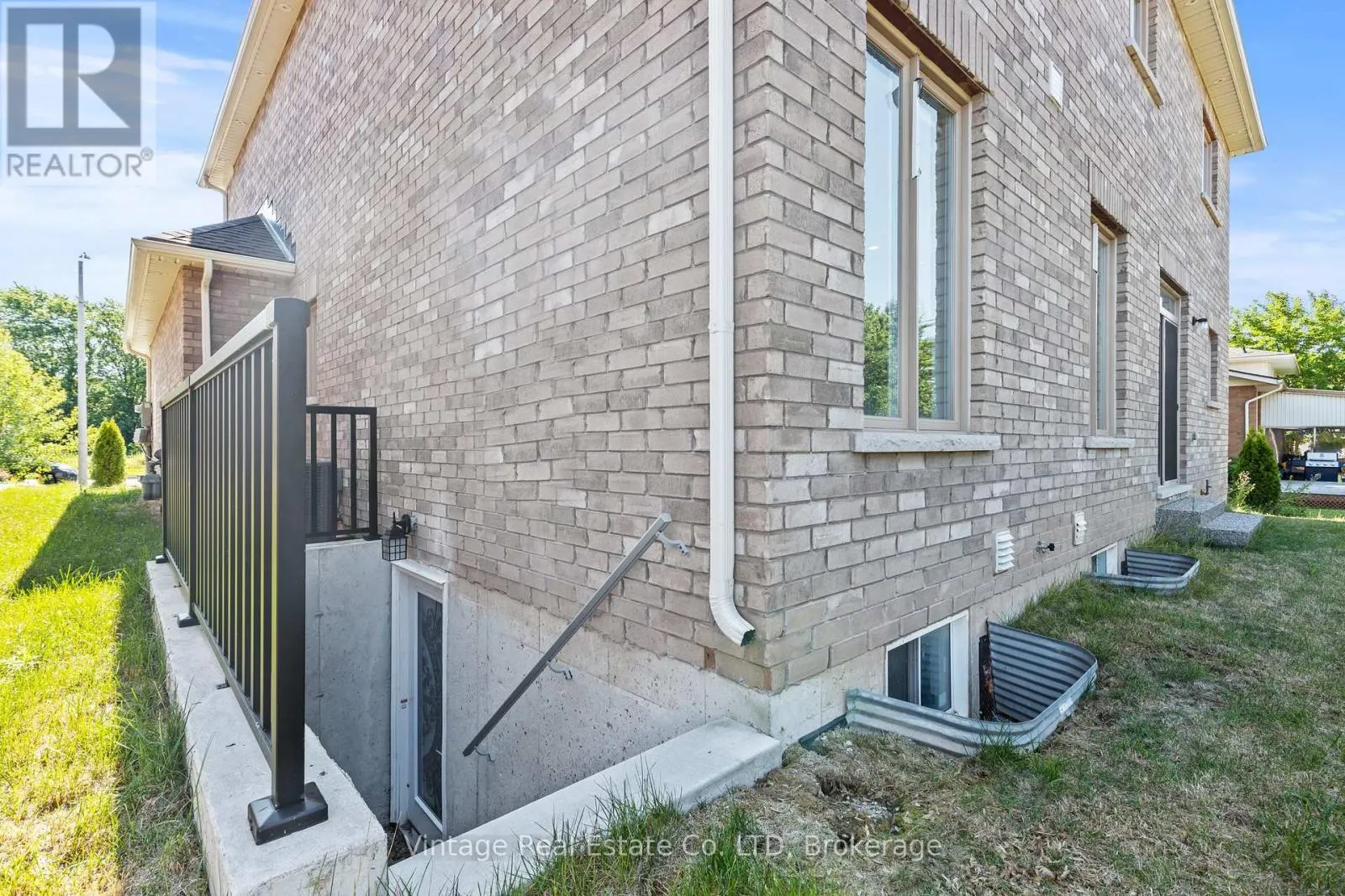 1127 KENNEDY DRIVE