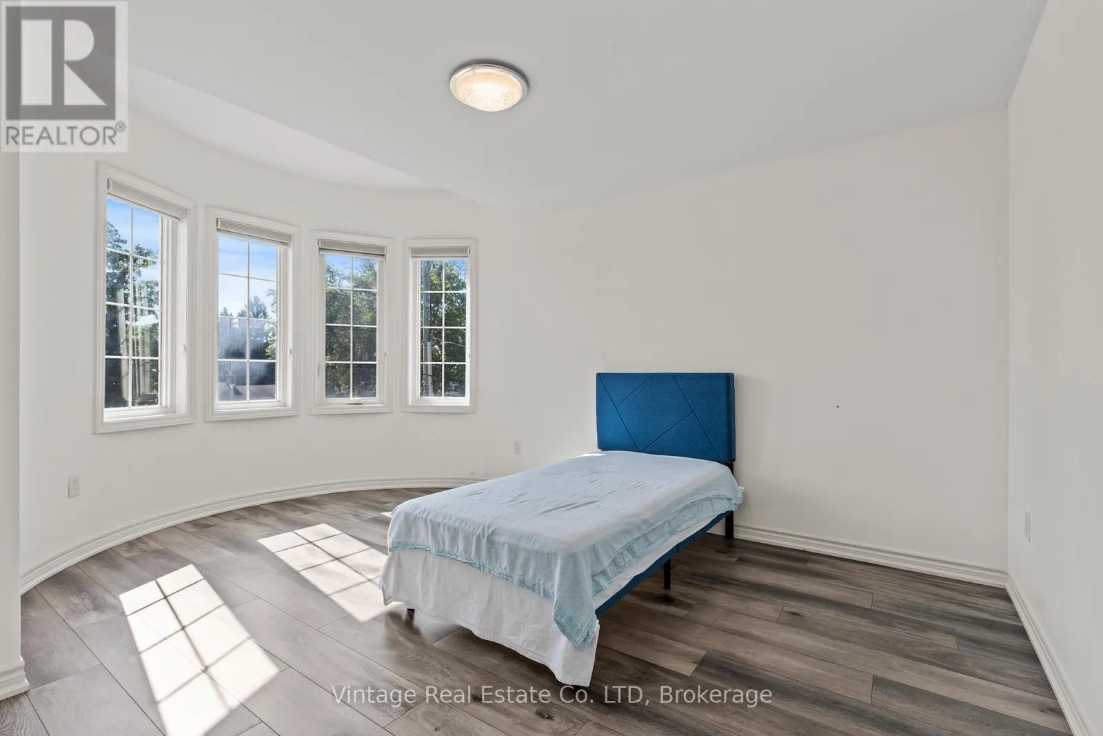 1127 KENNEDY DRIVE