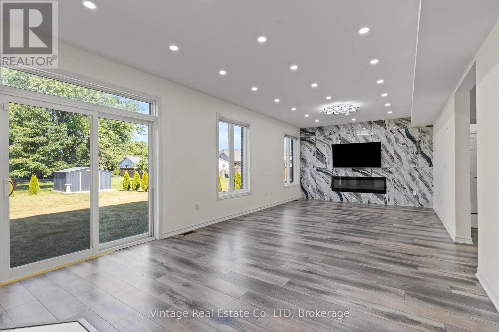 1127 KENNEDY DRIVE