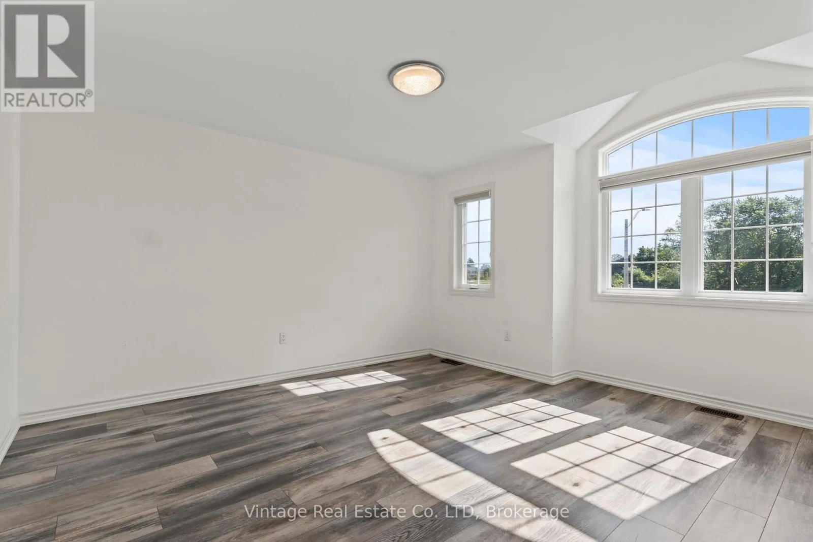 1127 KENNEDY DRIVE
