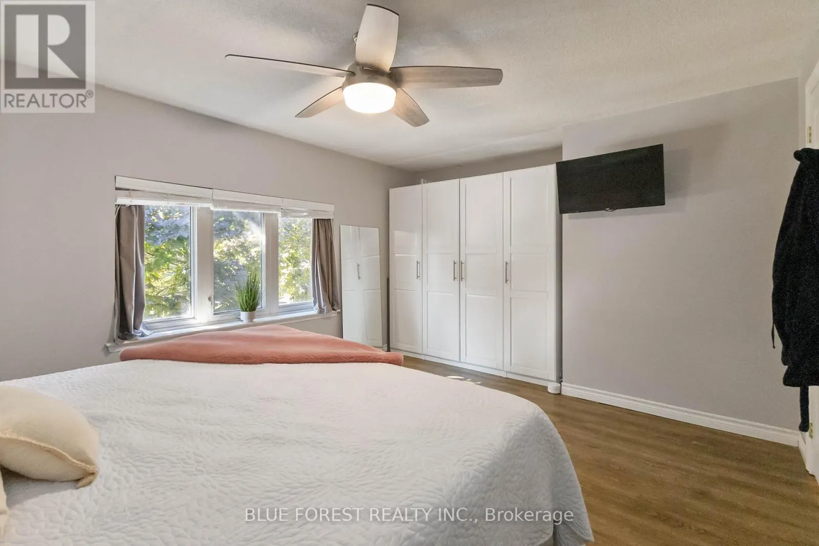 346 BLACKACRES BOULEVARD