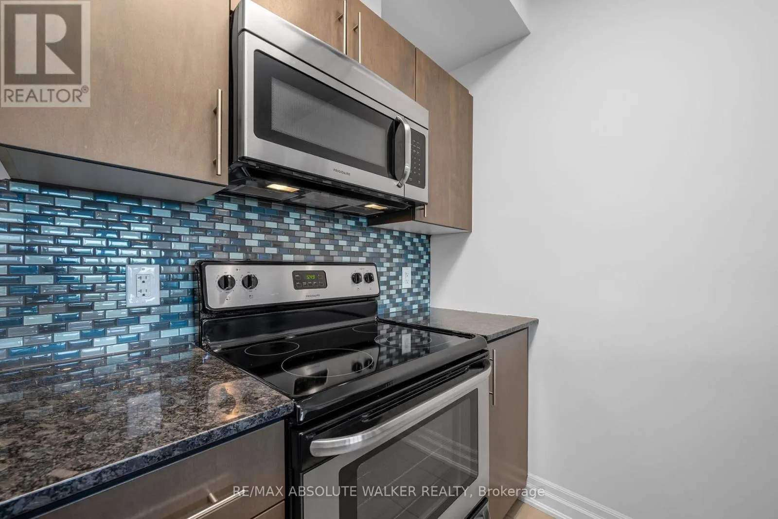 307 - 90 LANDRY STREET