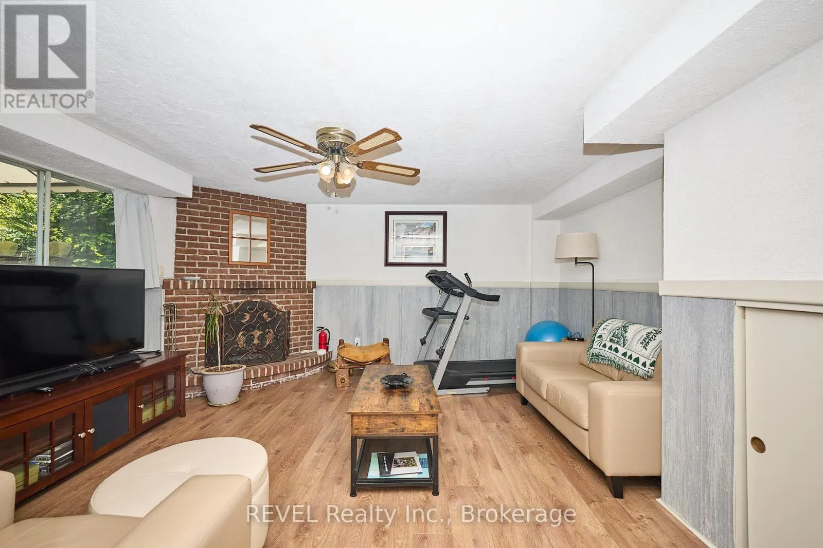 6796 CORWIN CRESCENT
