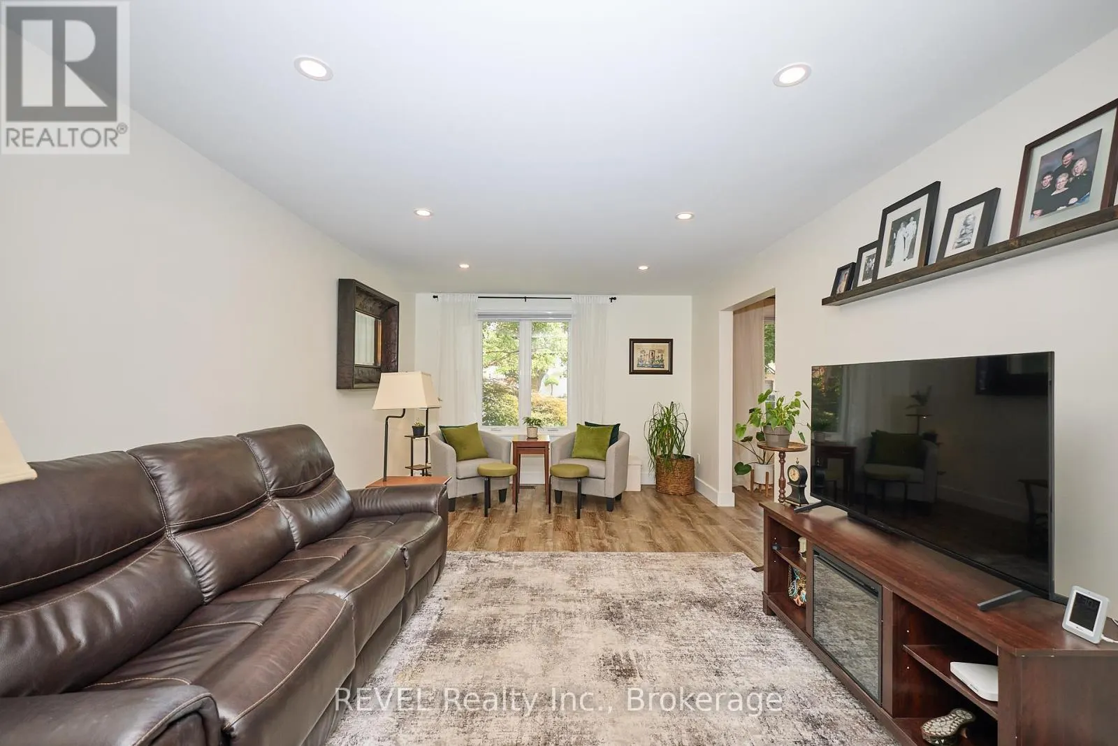6796 CORWIN CRESCENT