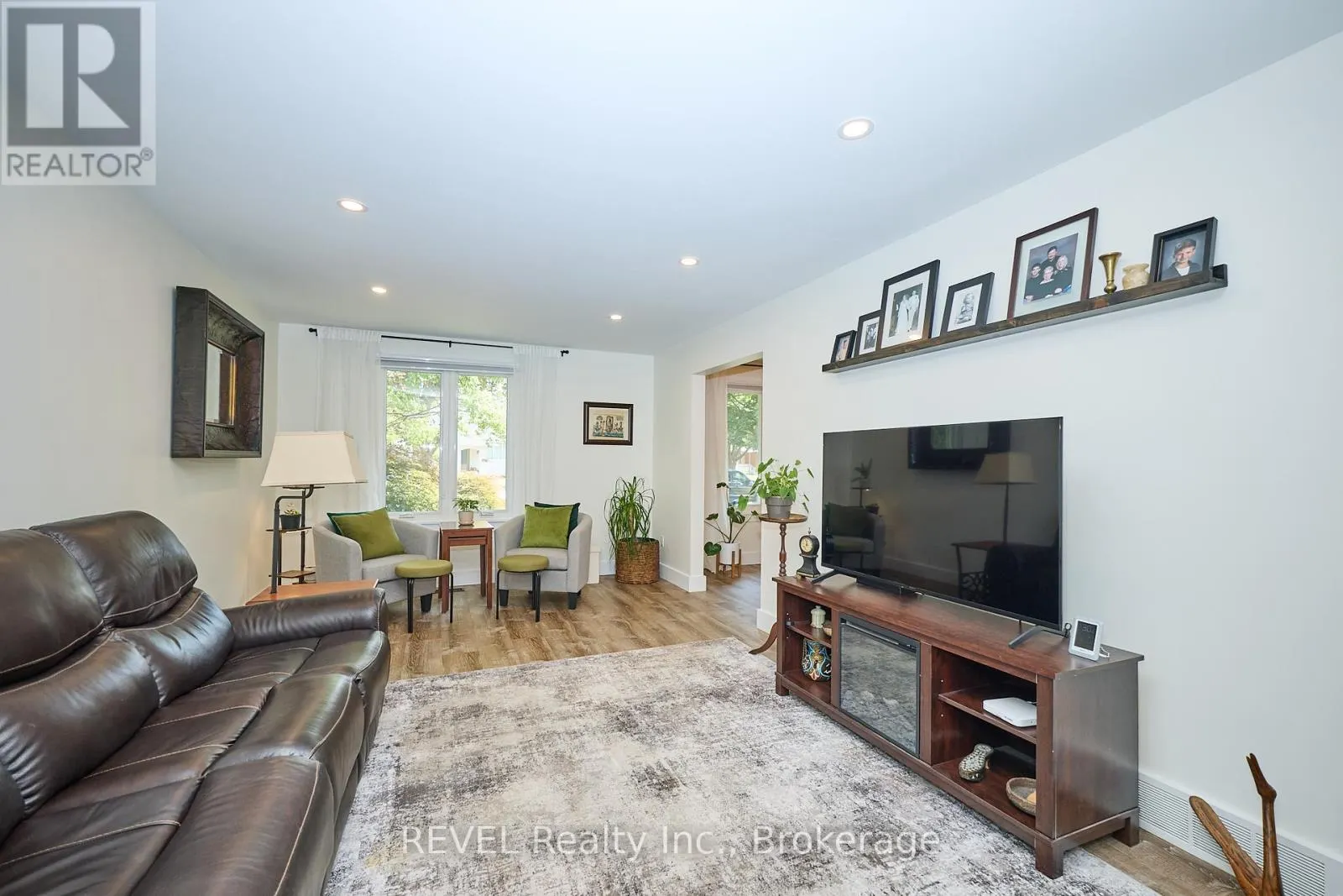 6796 CORWIN CRESCENT