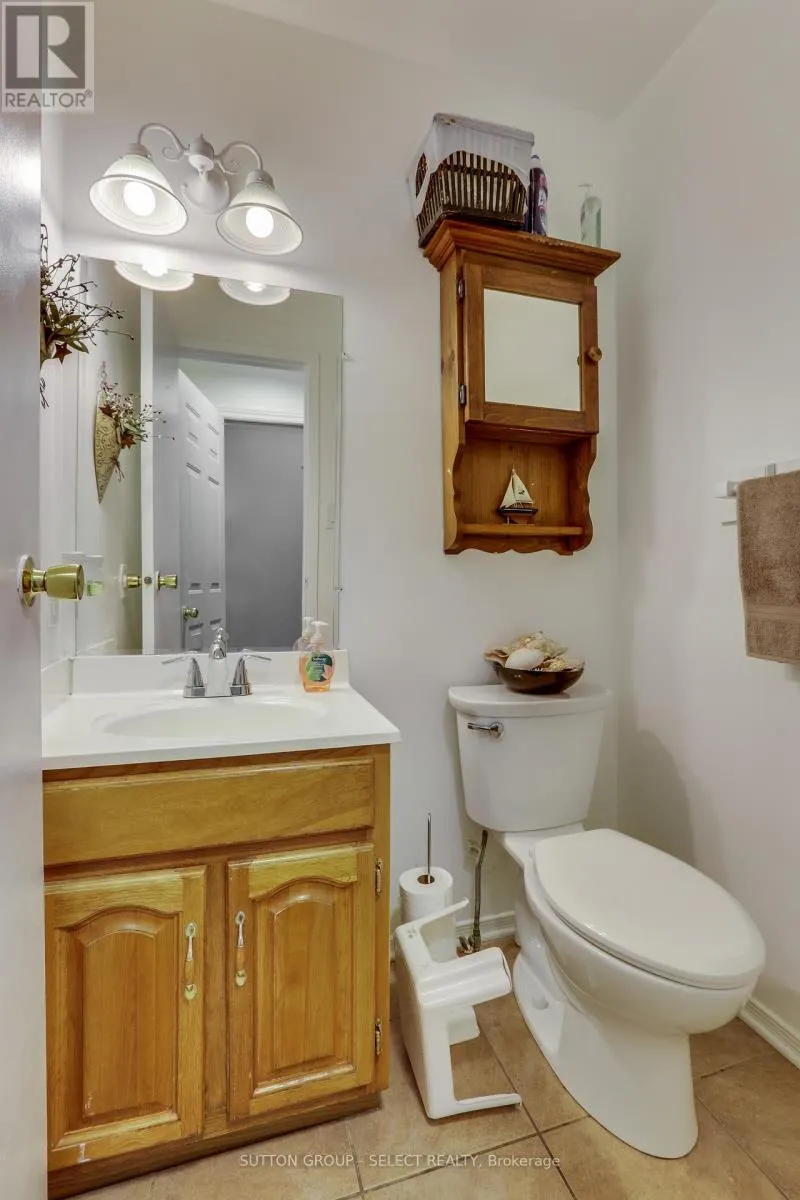 7 - 320 WESTMINSTER AVENUE, #7