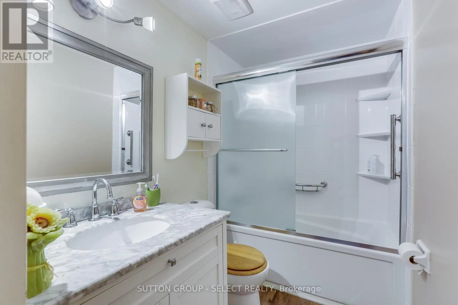 7 - 320 WESTMINSTER AVENUE, #7