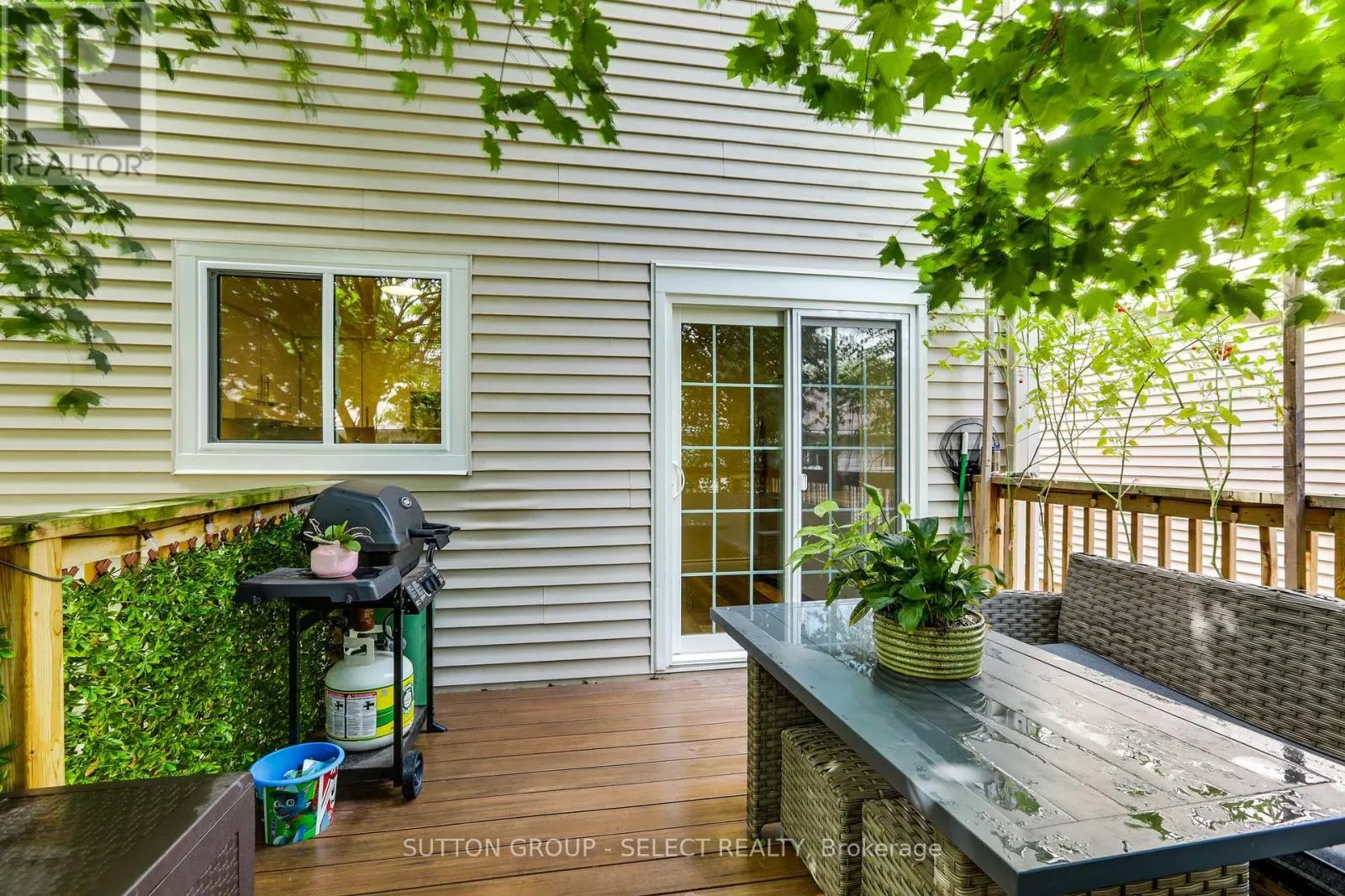7 - 320 WESTMINSTER AVENUE, #7