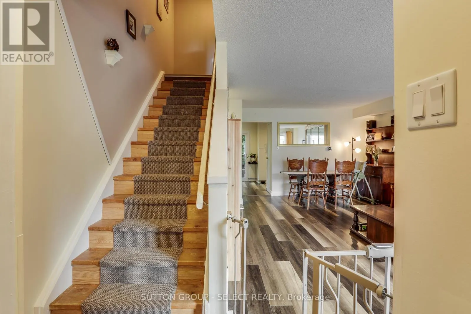 7 - 320 WESTMINSTER AVENUE, #7