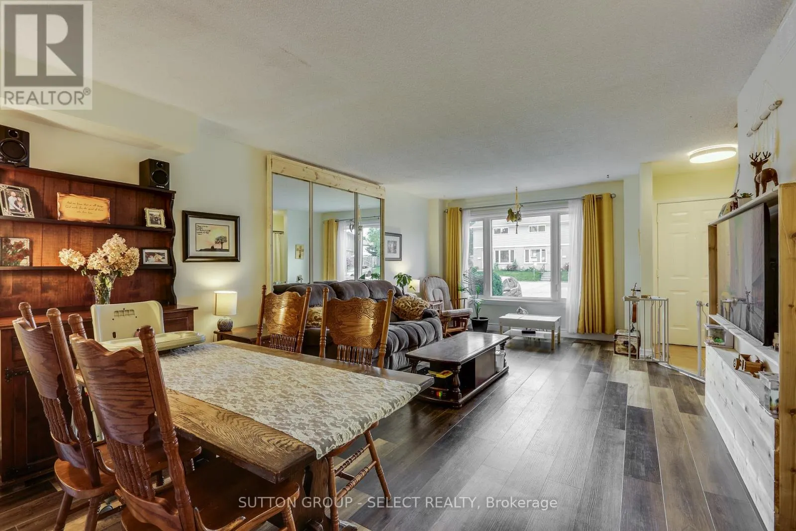 7 - 320 WESTMINSTER AVENUE, #7