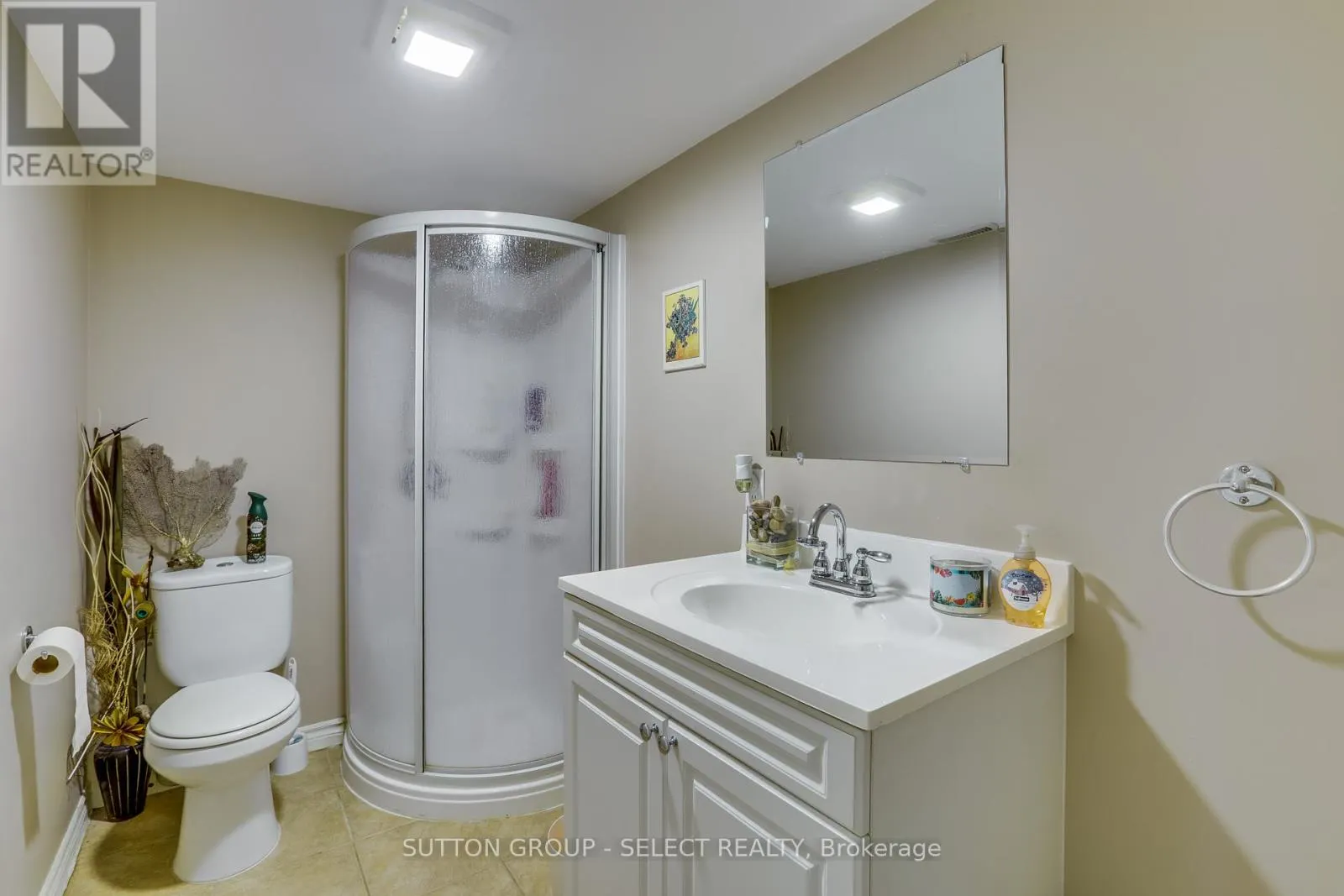 7 - 320 WESTMINSTER AVENUE, #7