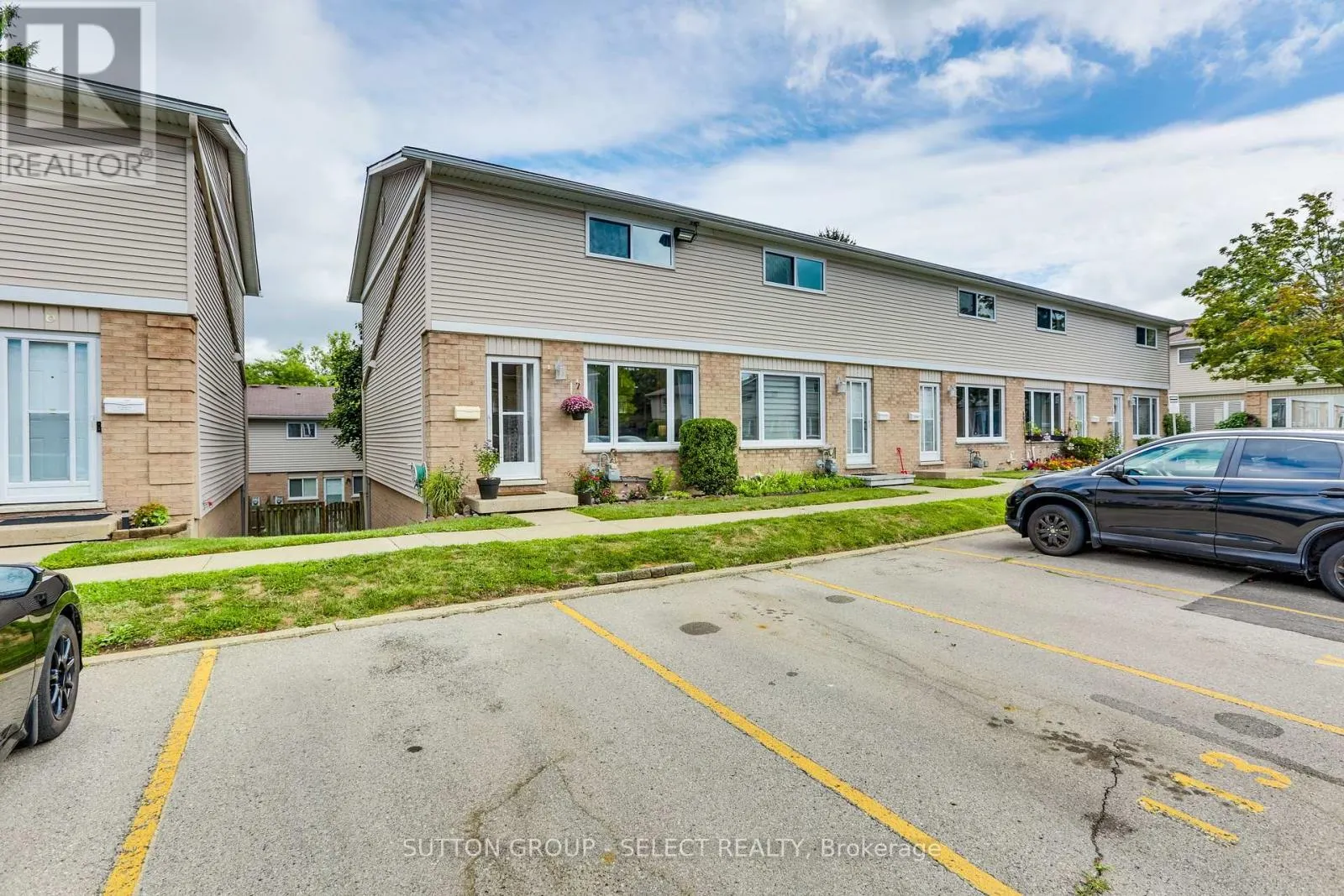 7 - 320 WESTMINSTER AVENUE, #7