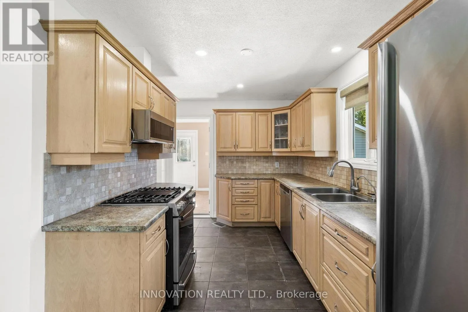4001 DUNROBIN ROAD