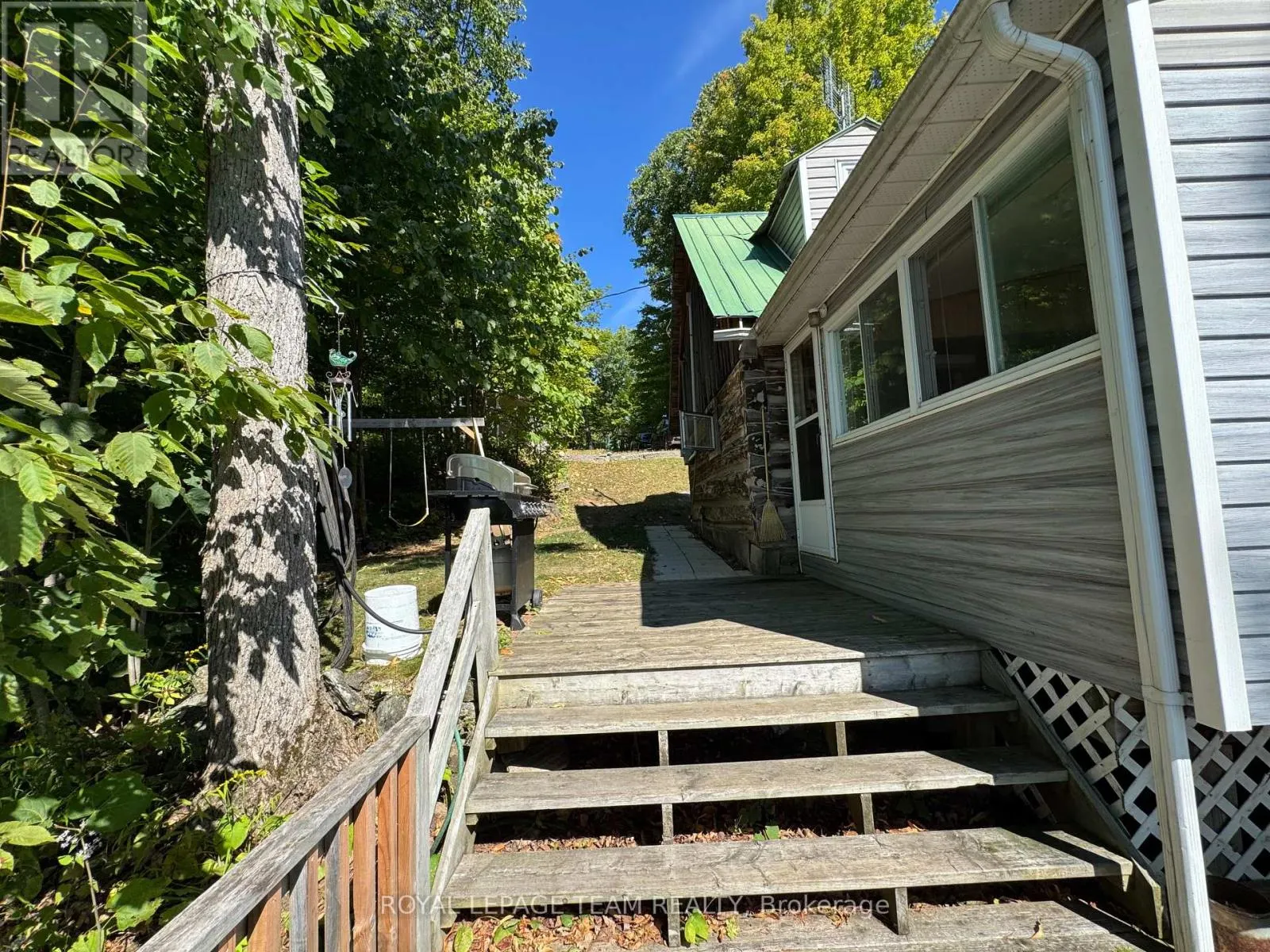 429 HARDWOOD RIDGE ROAD W