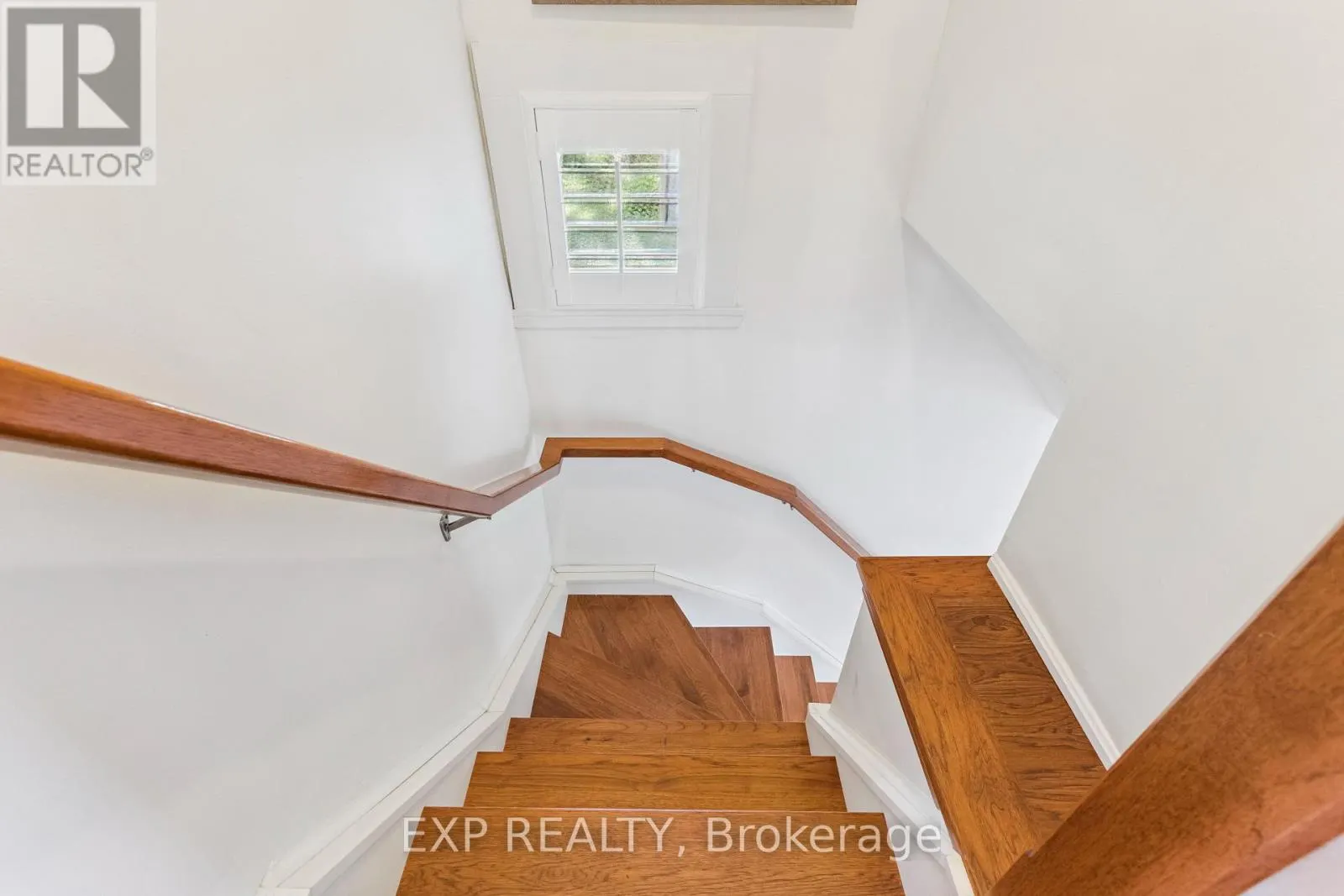 400 ST. PATRICK STREET E
