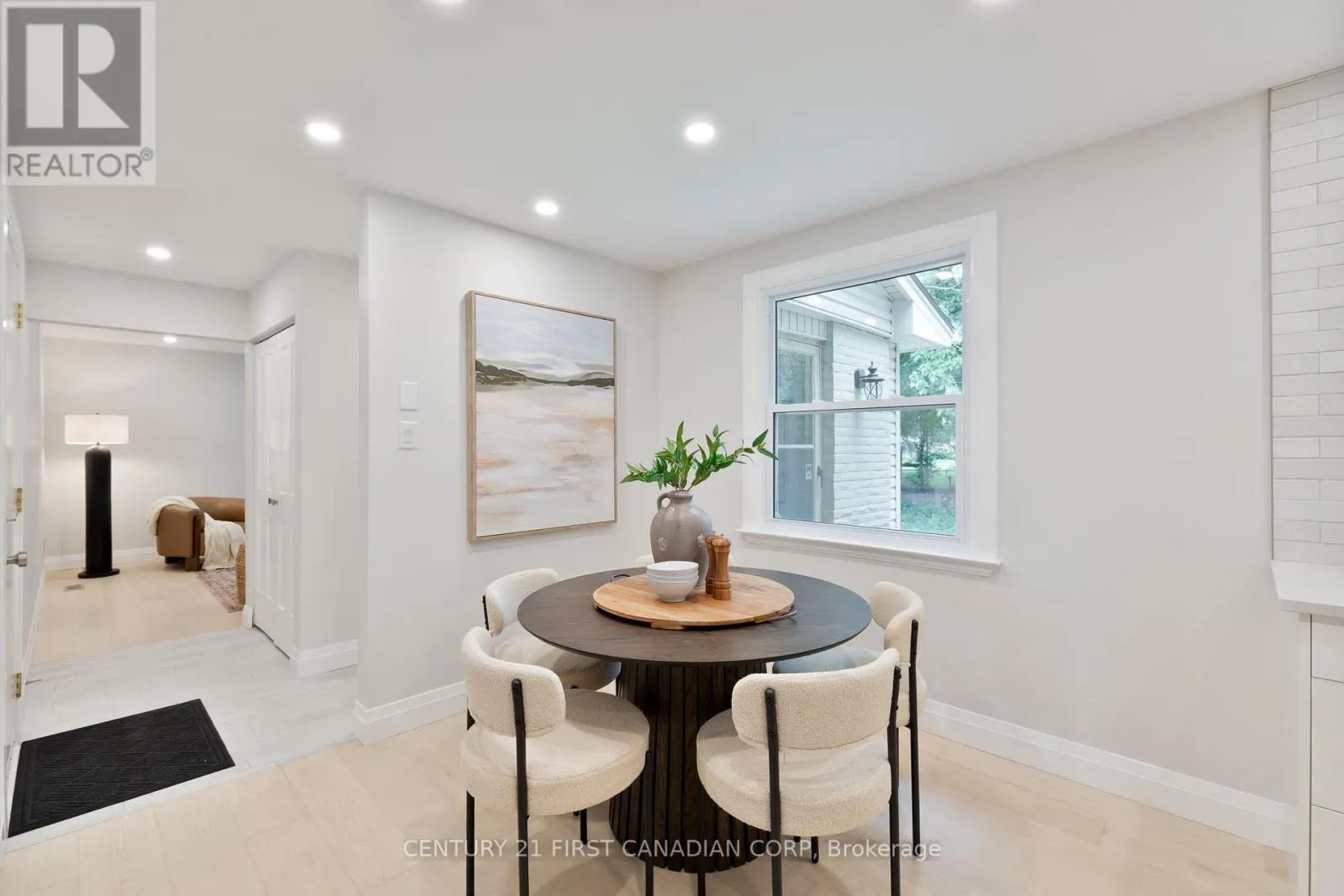 799 FARNHAM ROAD
