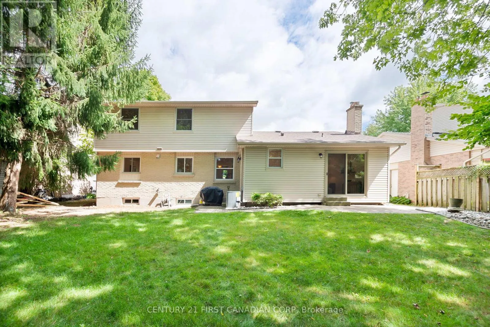 799 FARNHAM ROAD