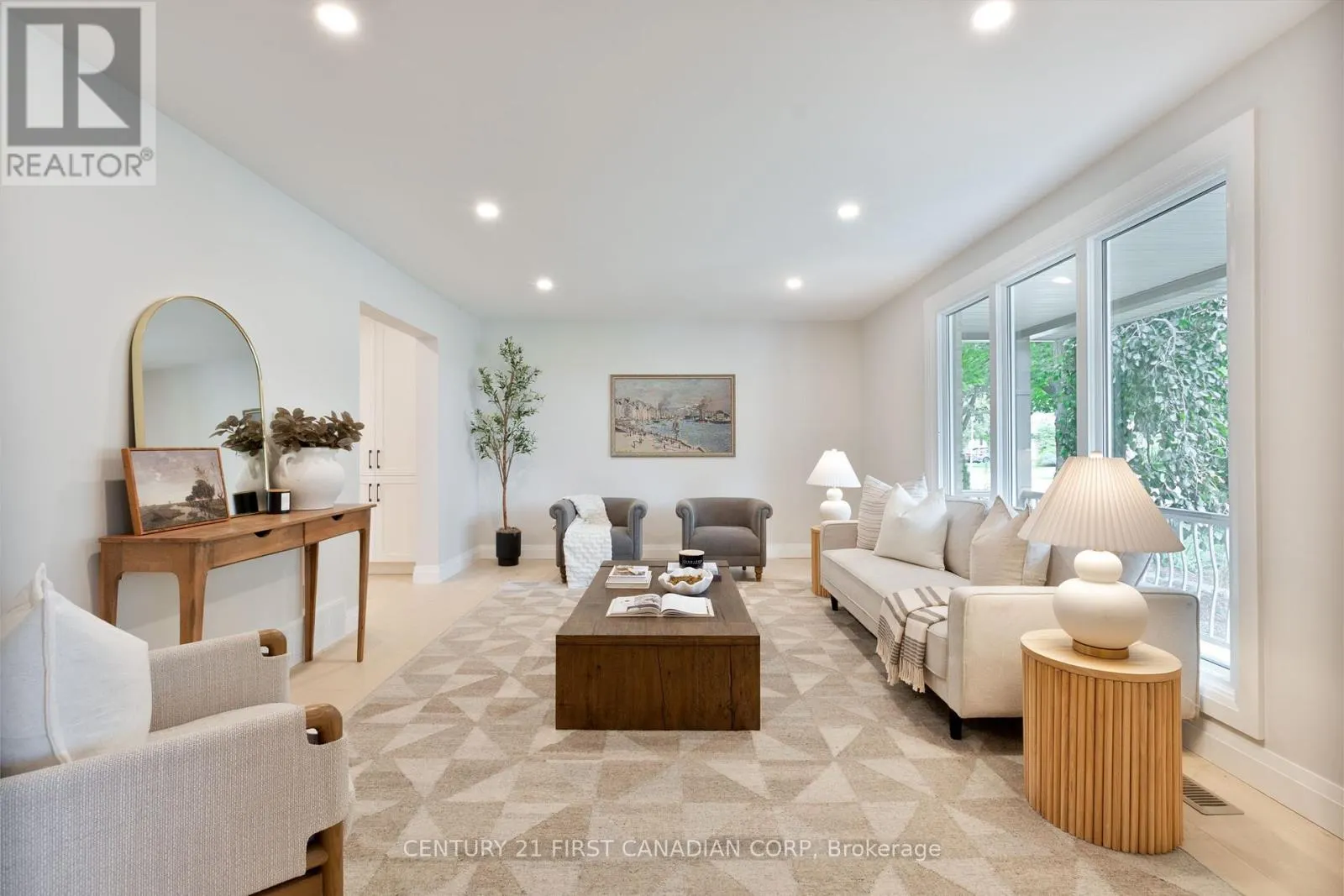 799 FARNHAM ROAD