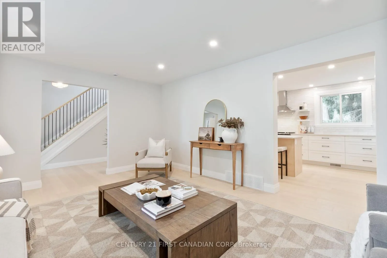 799 FARNHAM ROAD