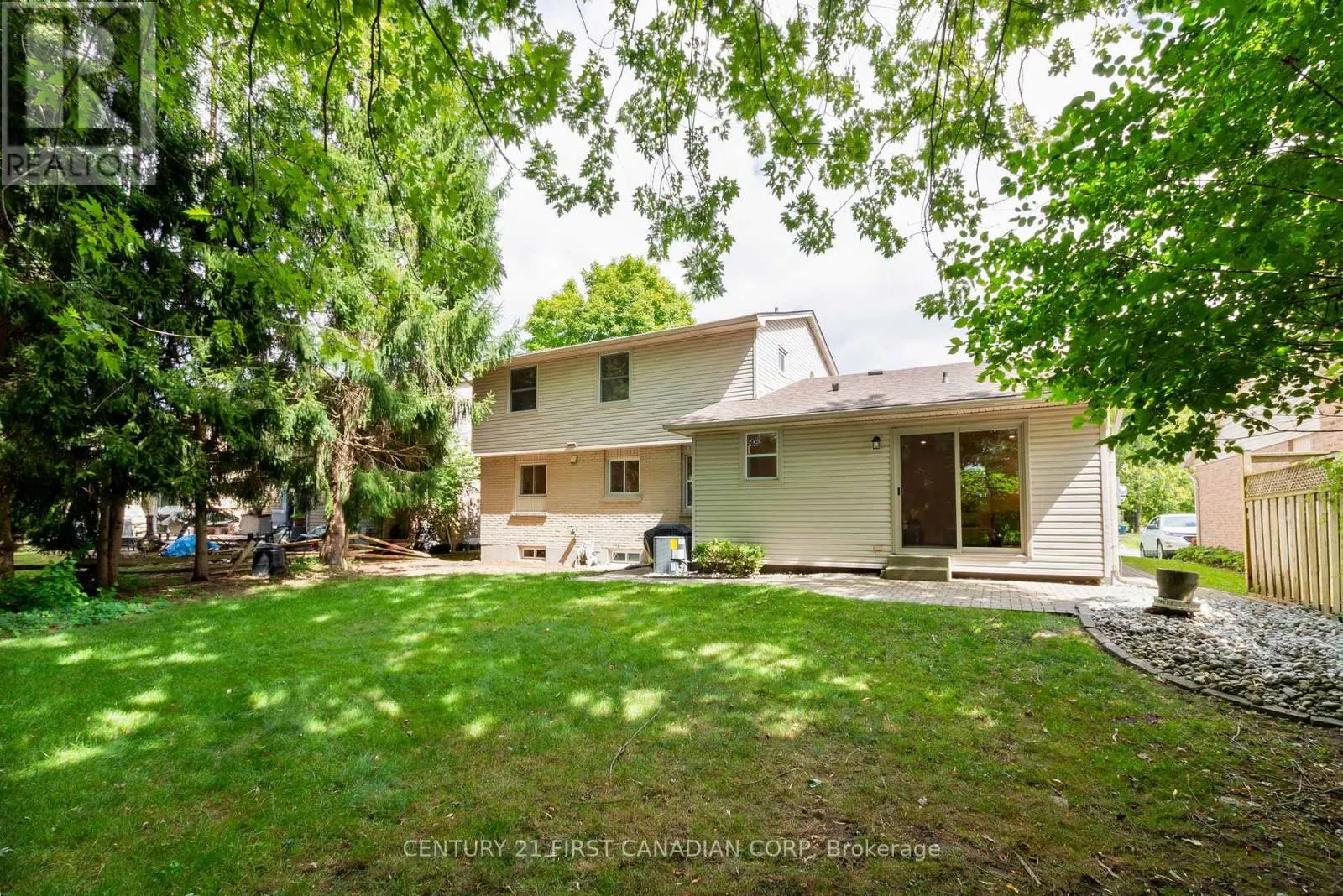 799 FARNHAM ROAD